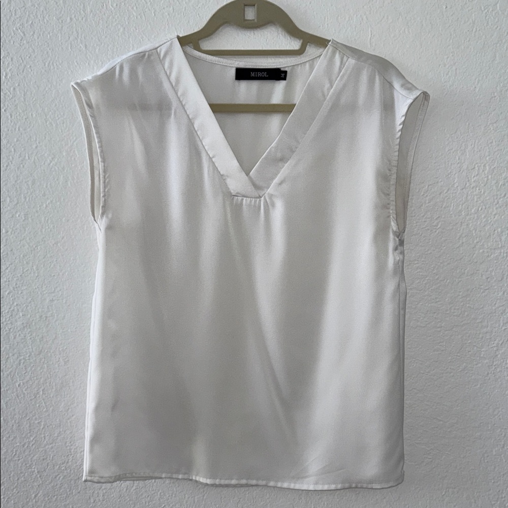 Miusol Women's Elegant White V-Neck Blouse